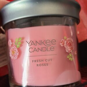 Yankee Candle Fresh Cut Roses Pink Candle